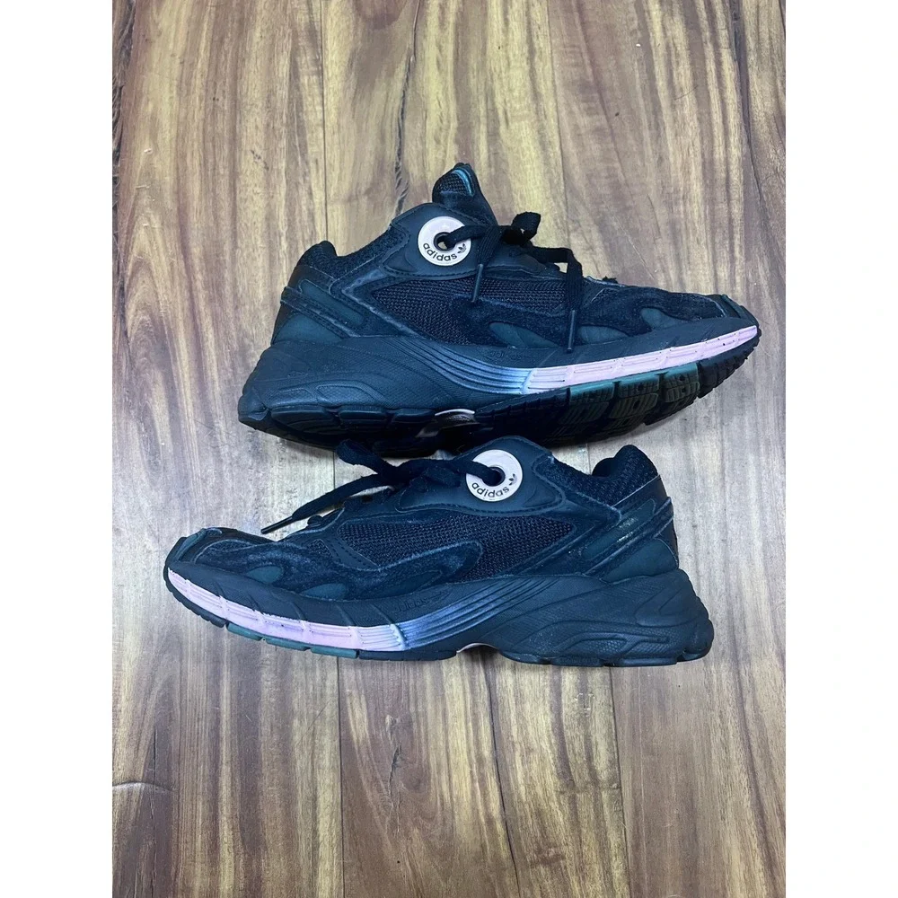 adidas astir sneakers